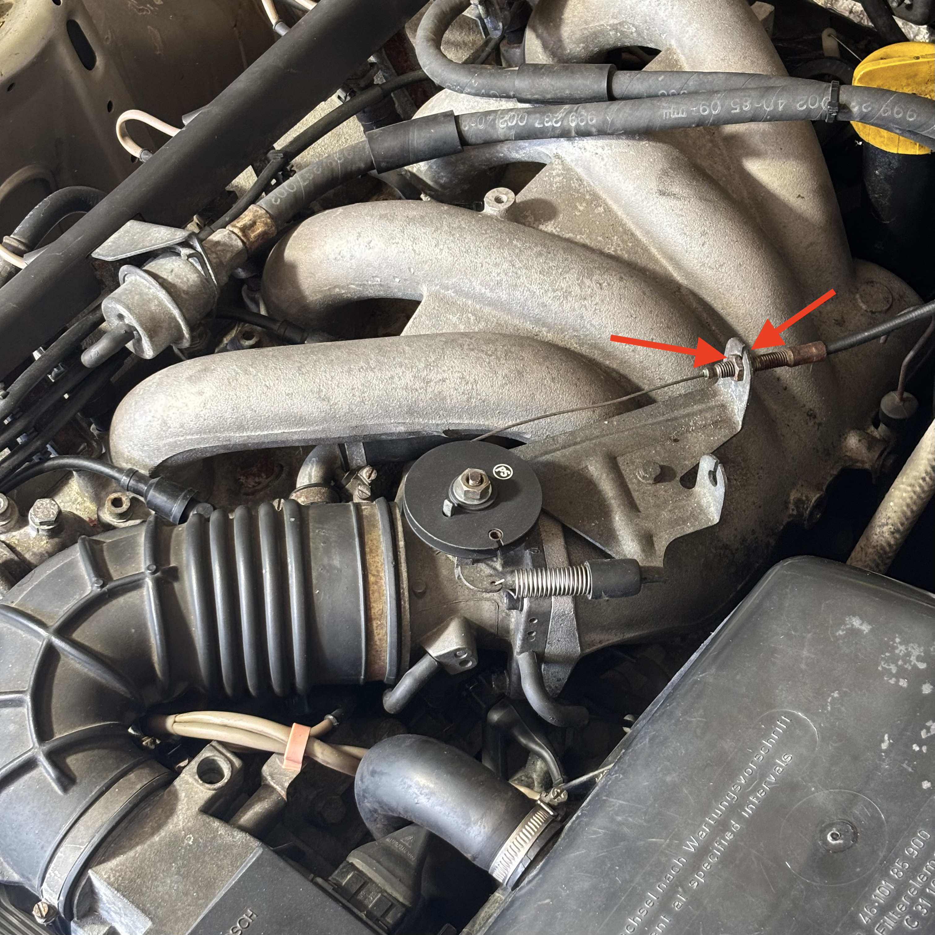 Late 944 throttle cable adjuster