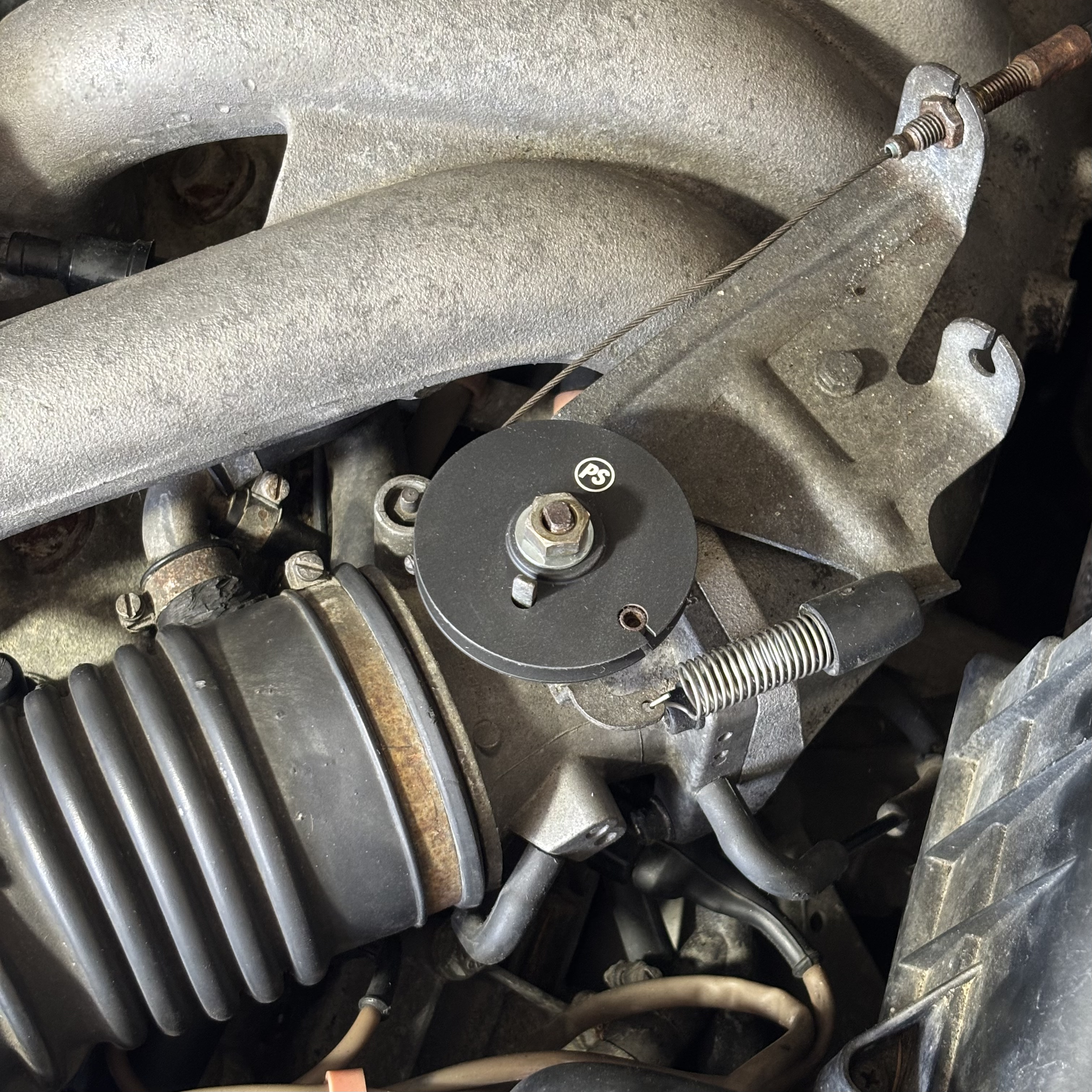 New throttle wheel fitted with cable and nut